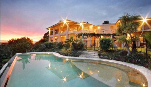 River Rock Retreat Maroochy. Sunshine Coast Hinterland 10 acre resort style in Maroochy River