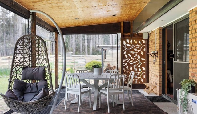 River Rock Retreat Relaxing Country Spa Seclusion in Longley