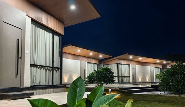 River's Edge By Escape Stays in Nashik