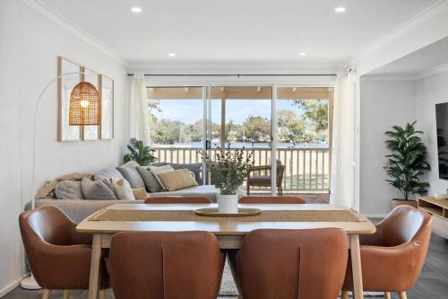 Riverside Bliss - Luxe Retreat in South Yunderup - Pet friendly in South Yunderup