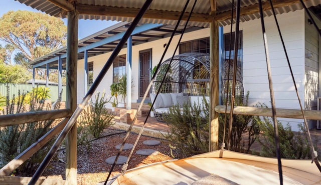 Roo with a View by Swan BnB Management in Waroona