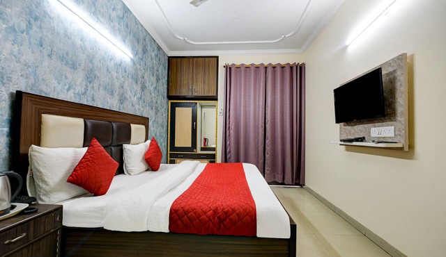 Room-hotel Mayank Plaza-near IGI Airport
