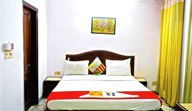 Roomshala Hotel Iconic Near Karol Bagh