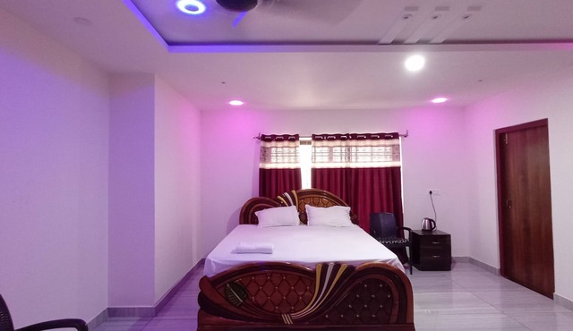 Roy's Hotel in Agomoni