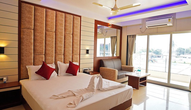 Royal Gitanjali Resort &Spa in Kanthi