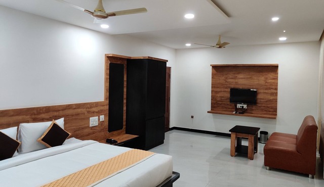 Sadanand's Highway Inn in Tumkur