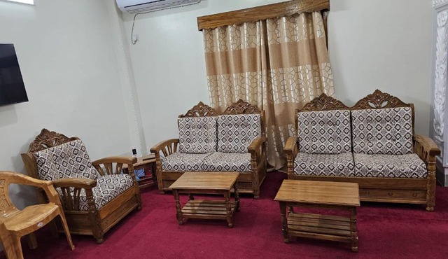 SALAMPALACE