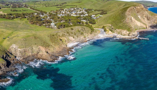 SALT - 37 Oceanview Drive in SECOND VALLEY