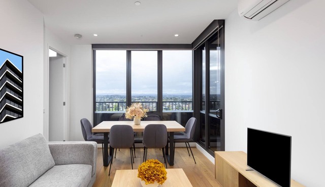 Samma | 2BR Modern Elegance on Bell Street in Ivanhoe