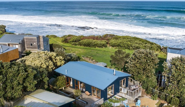 Sand & Sauna Retreat - A seaside home for the senses in Marengo