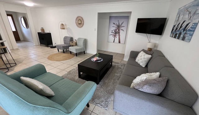 Sandstone Point (SEQ) Bribie Holidays Family Home, pet friendly in Sandstone Point