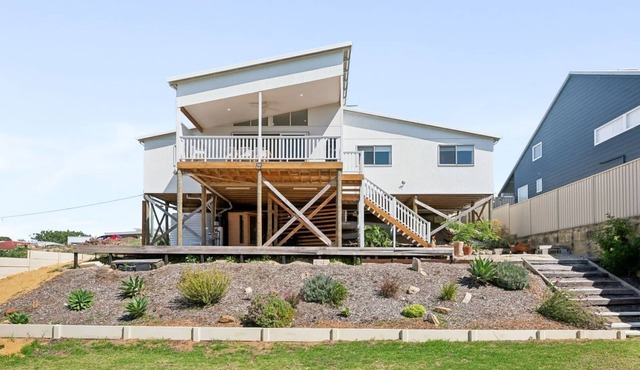 Scarp n Sea – Sauna, Views & Serene Coastal Escape in Falcon