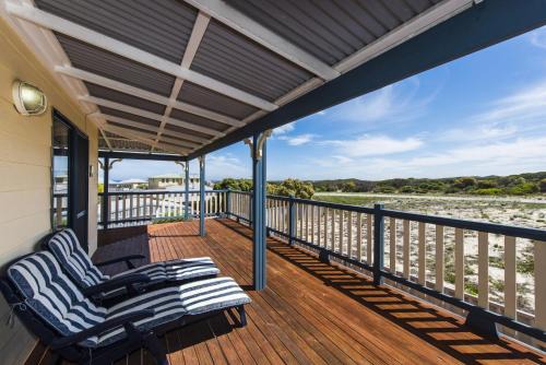Sea Change - Spacious Family Holiday Accommodation Pet friendly in Ledge Point