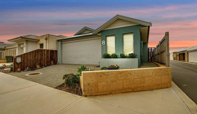 Seascape Beach House Retreat in Halls Head