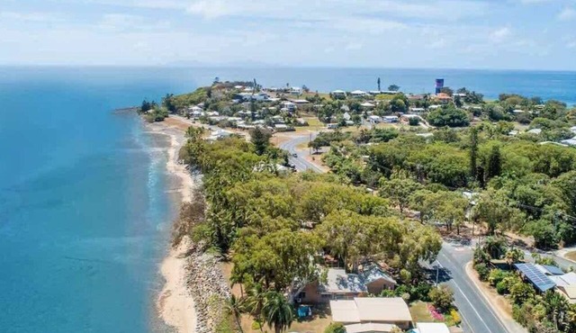 Seaside Breezes, Short Walk to Beachside Park in Slade Point