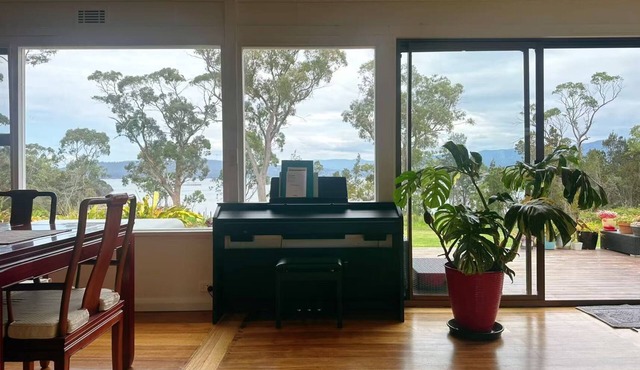 Seaside Retreat – A Hidden Gem by the Ocean in Tinderbox