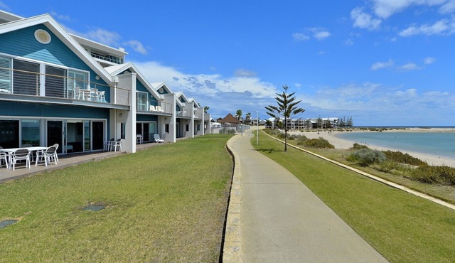 Seaside Villa 10.1 - 1 Bedroom Apartment in Mandurah