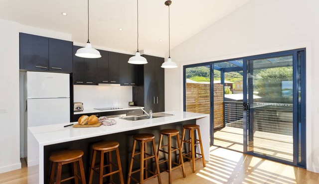 Seehuusli - (Swiss For Ocean House) in Apollo Bay