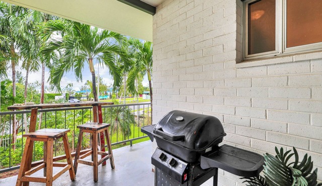 Self contained studio apartment overlooking the beautiful Nightcliff foreshore with your own private balcony. in Nightcliff