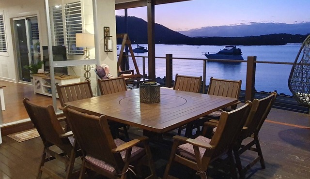 Sensational Waterfront Apartment in Dunbogan