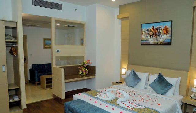 SK KLYDE GRAND HOTEL