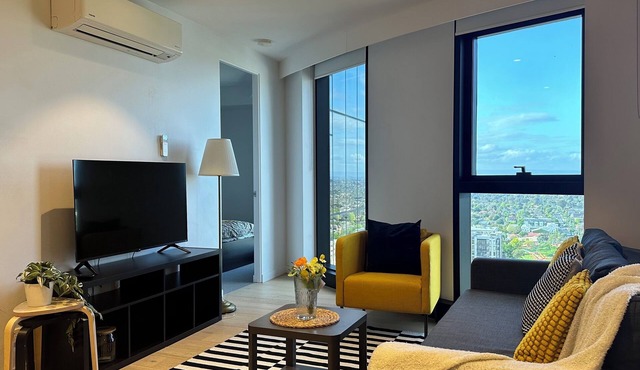 Sky One Serenity, Modern 2B2B Apartment Box Hill in Box Hill