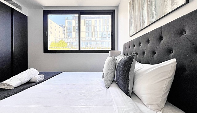Skyline Luxury 5-Level City Stay · Rooftop Terrace in West Melbourne