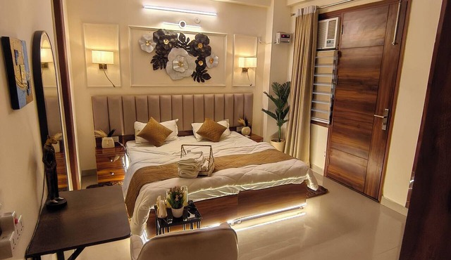 SkyNest stays- A unique terrace garden | Near cyber hub galleria market |