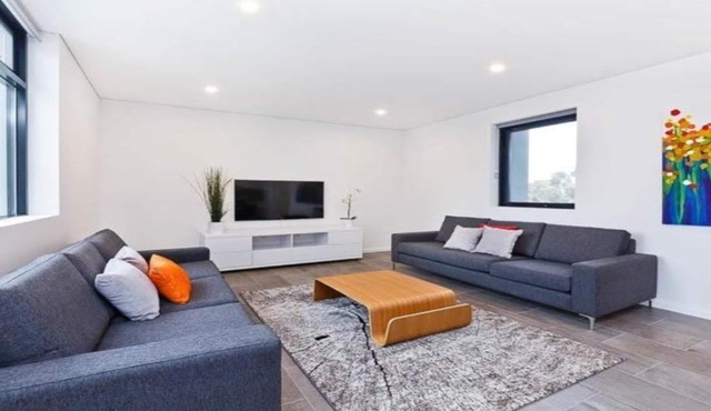 South Perth Apartment Overlooking Swan in South Perth