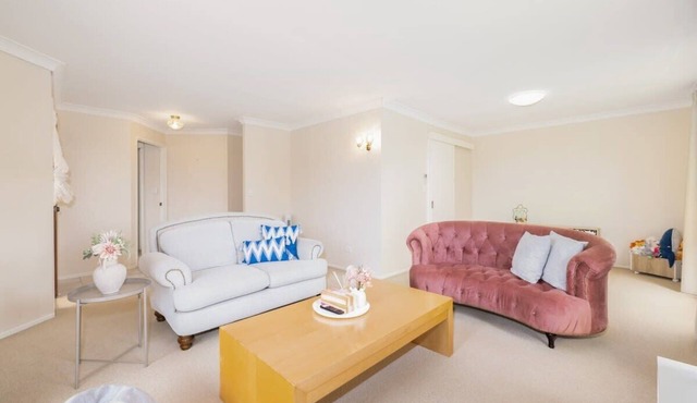 Spacious 3-BR Haven Prime Location Shopping Centre in Calamvale