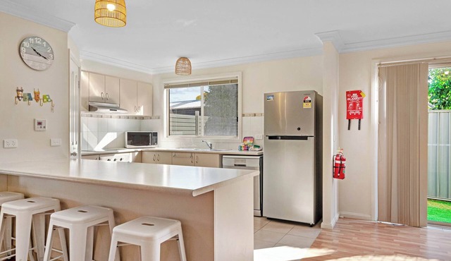 Spacious Broulee Retreat Near Beach in Broulee