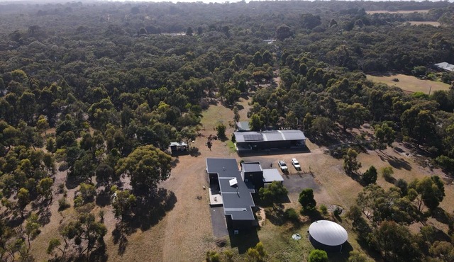 Spacious Coastal Oasis, Bush meets Beach Family Home in Bellbrae