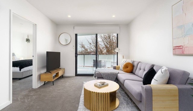 Spacious Inner South Home near Manuka and Kingston in Griffith