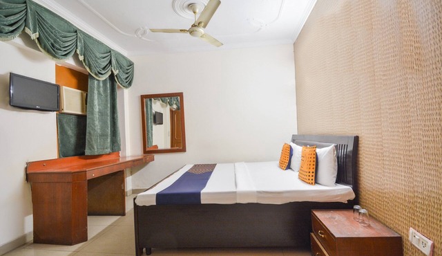 SPOT ON 36686 Hotel Om Shanti Palace