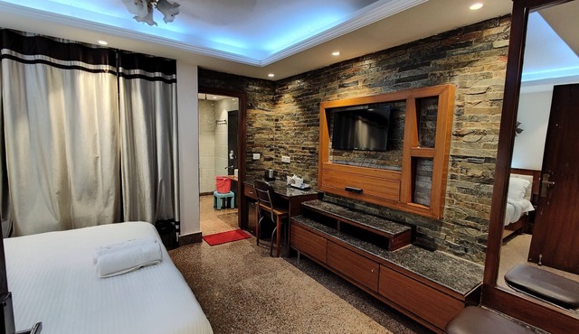 Stay At 203 in Noida