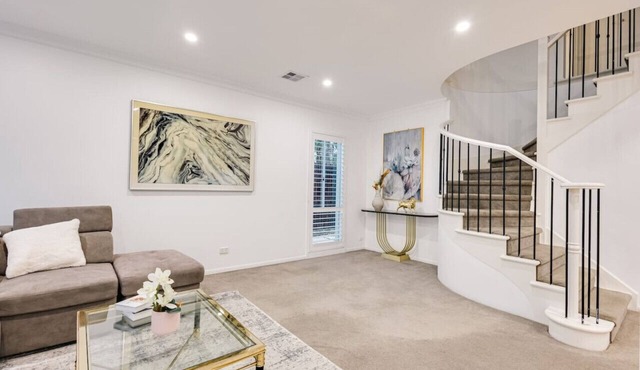 StayAU Family Group 6BR Oasis Sanctuary in Point Cook