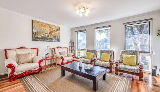 StayAU Newly Comforts 3BRM Pet Friendly Cranbourne in Cranbourne
