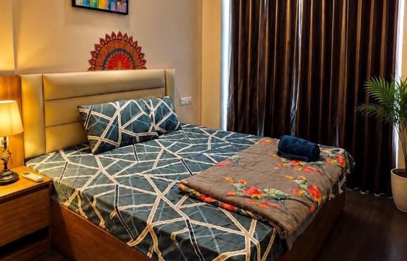 Stayspot timing is 10AM to 6PMor 6PM to 10AM in Greater Noida