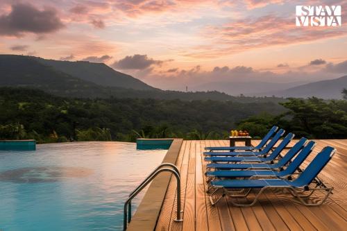 StayVista's PS' Infinity Hideout - 5BHK Villa with Home Theatre & Jacuzzi in Pune