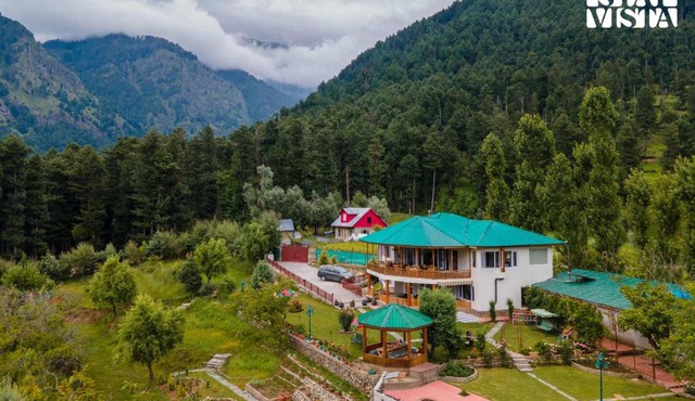 StayVista's Ruhaniyat - 5BHK Pet-Friendly Villa with Jacuzzi in Pahalgām