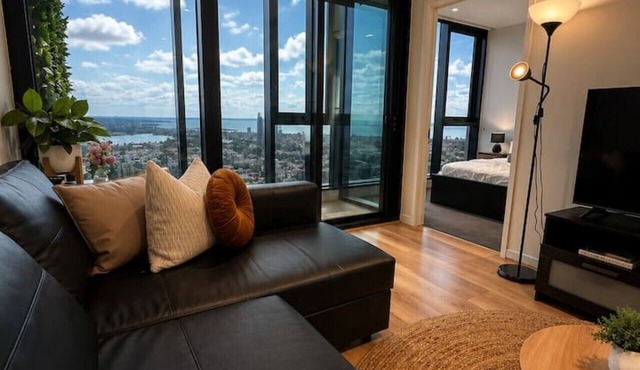Stunning Melbourne escape by Beyond Air in Southbank