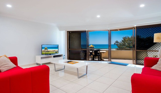 Stunning Oceanfront Retreat – Your Perfect Holiday Escape! in Gold Coast