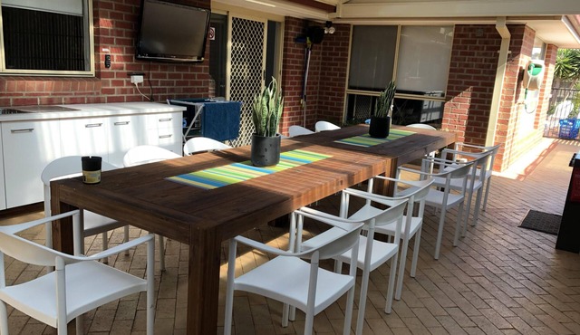 “SUMMER/WINTER Getaway “Sleeps up to 16” (6BR) Ocean Grove in Ocean Grove