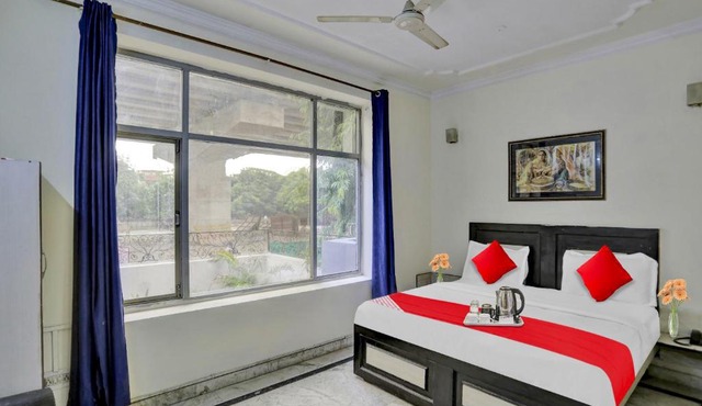 Super HOTEL DIAMOND TREE SECTOR 49 NOIDA NEAR PRAYAG HOSPITAL in Noida