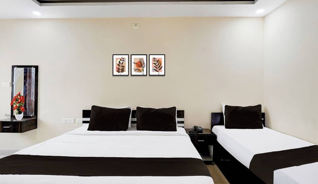 Super OYO Collection O Tirumala Road