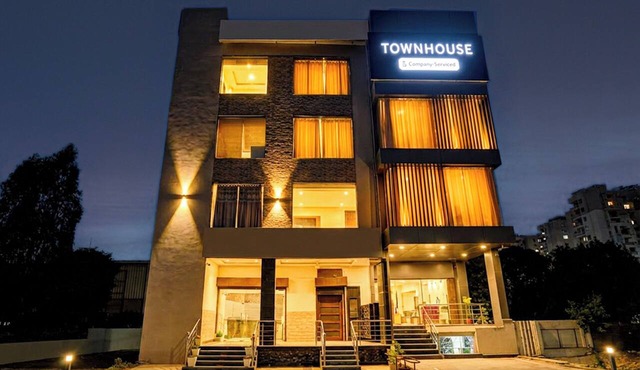 Super Townhouse by Cosmo Mall Zirakpur