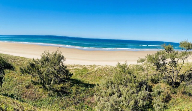 Teewah Hideaway-Beachhouse 100m to Beach on Teewah Beach Noosa North Shore in Noosa North Shore