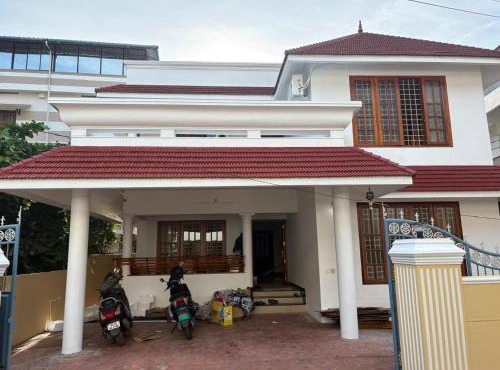 Texas 3 BHK villa for 13 pax near Airport