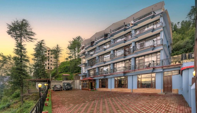 The Ayur Estate Kufri Shimla l Lift l Multi Cuisine Restaurant l Free Parking l By Exotic Stays