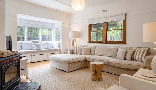 The Bungalow in Barwon Heads -Main street-Sleeps 7 (499568) in Barwon Heads